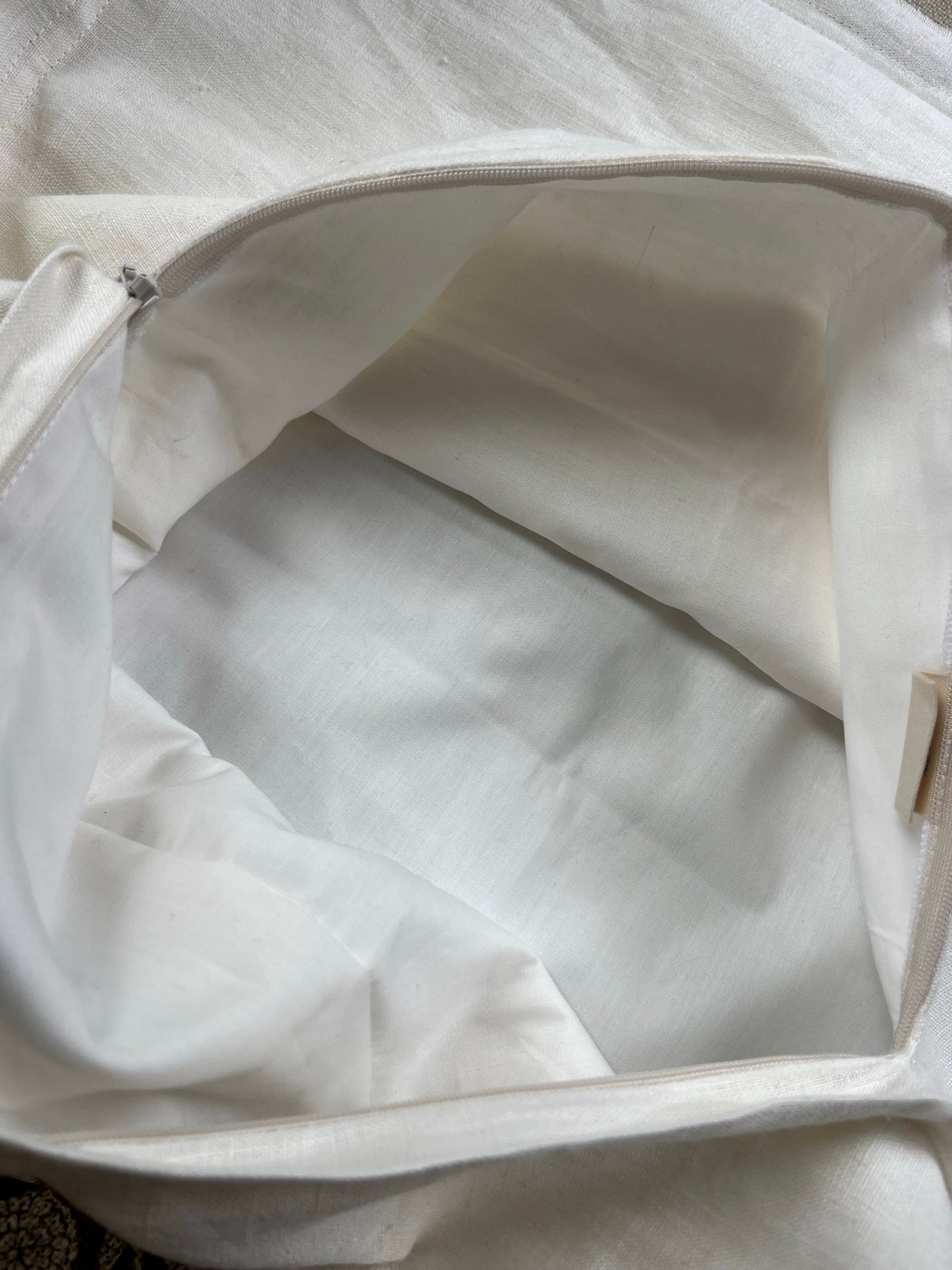 White Cushion – 100% Linen
