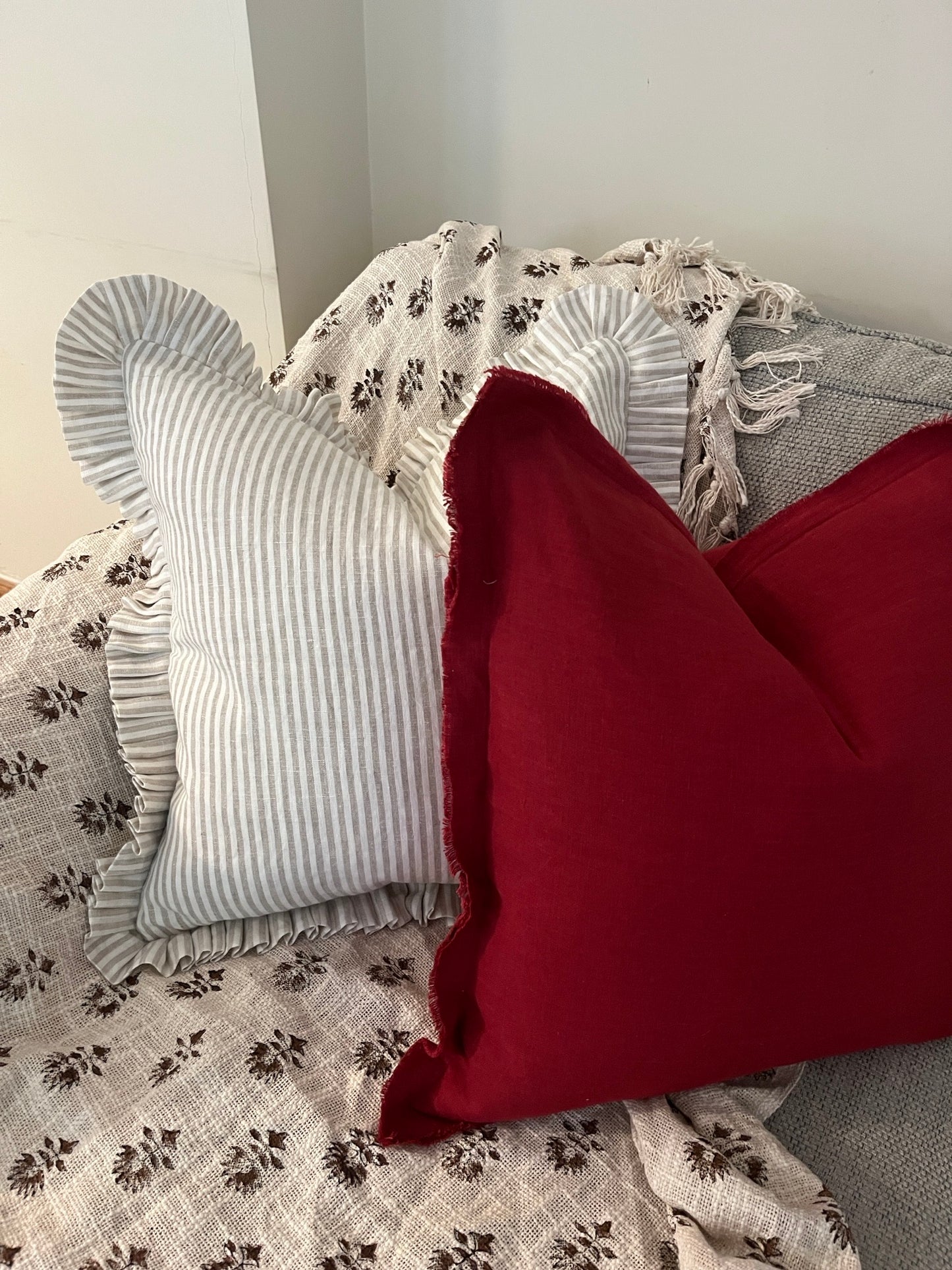 Raspberry Cushion – 100% Linen