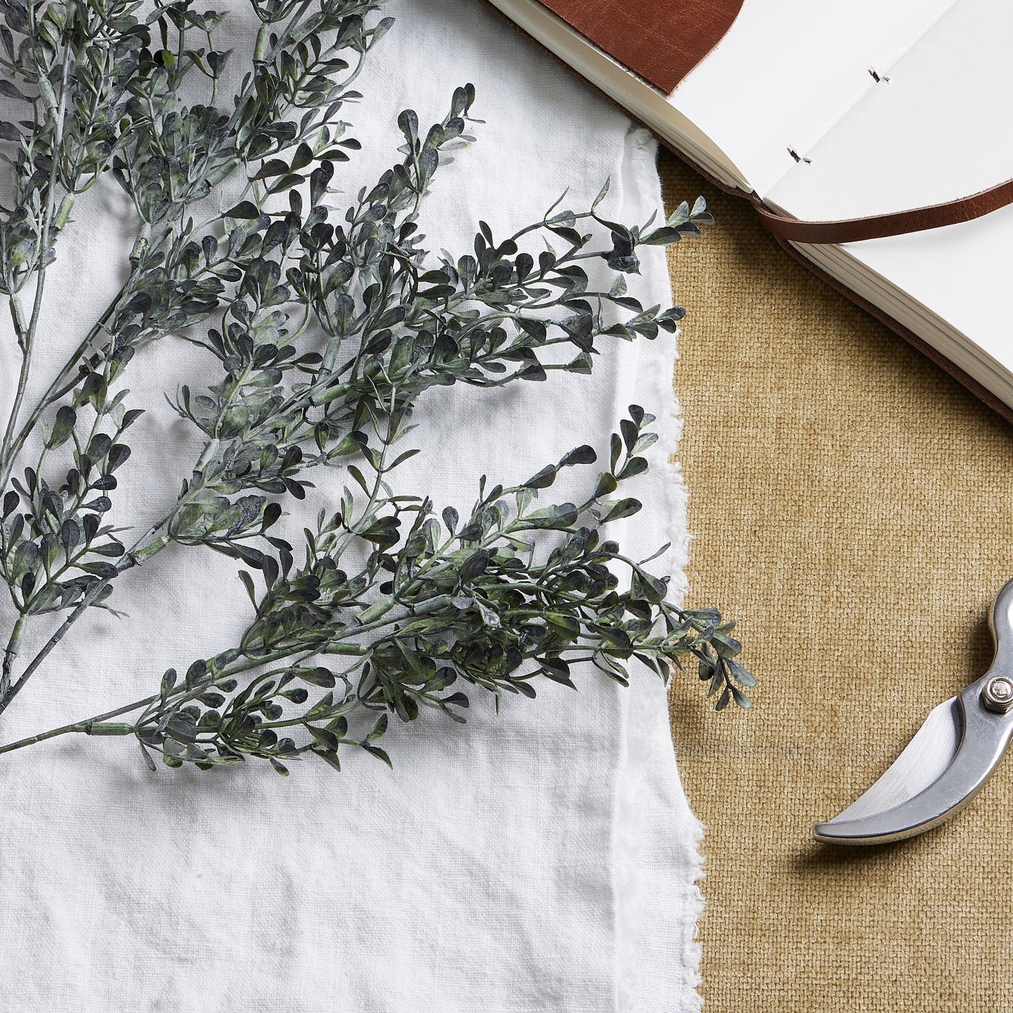 Rustic Blackened Grass Spray Stem