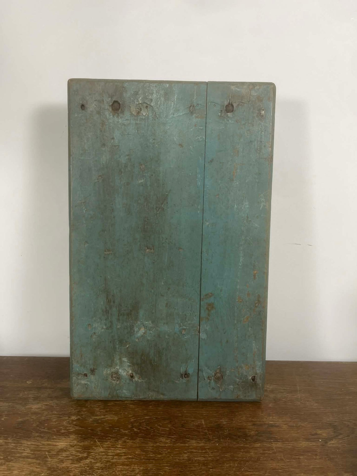 Handcrafted Indian Hardwood Riser – Rustic Teal