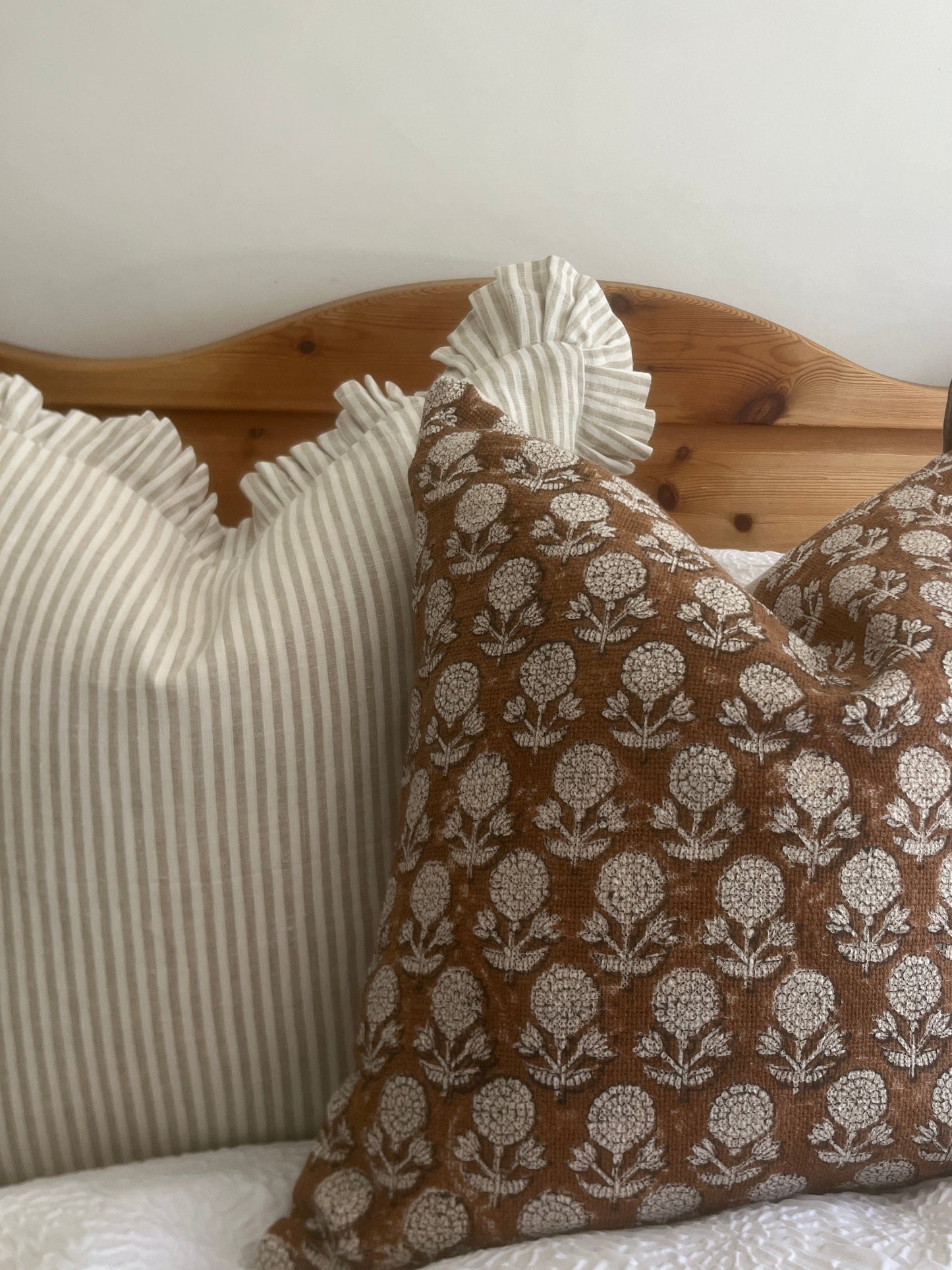 Moss & Beige Cushion Combination