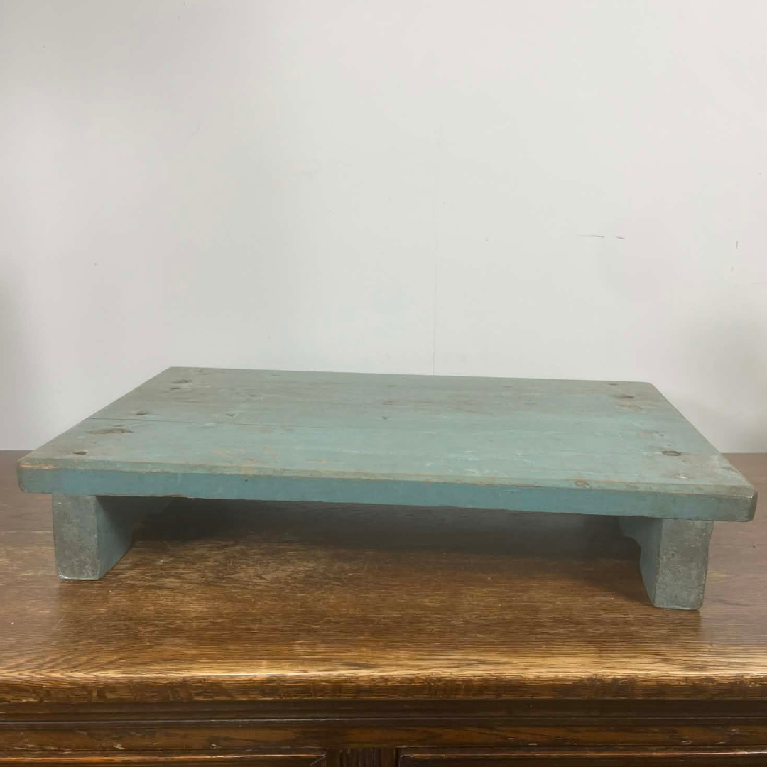 Handcrafted Indian Hardwood Riser – Rustic Teal